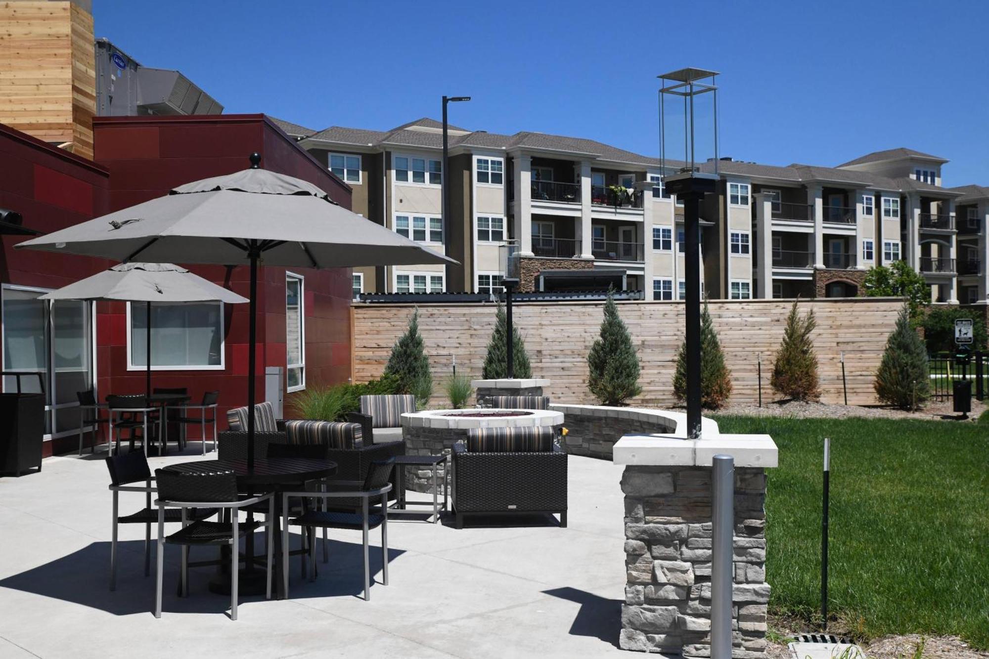 Towneplace Suites Kansas City At Briarcliff Экстерьер фото