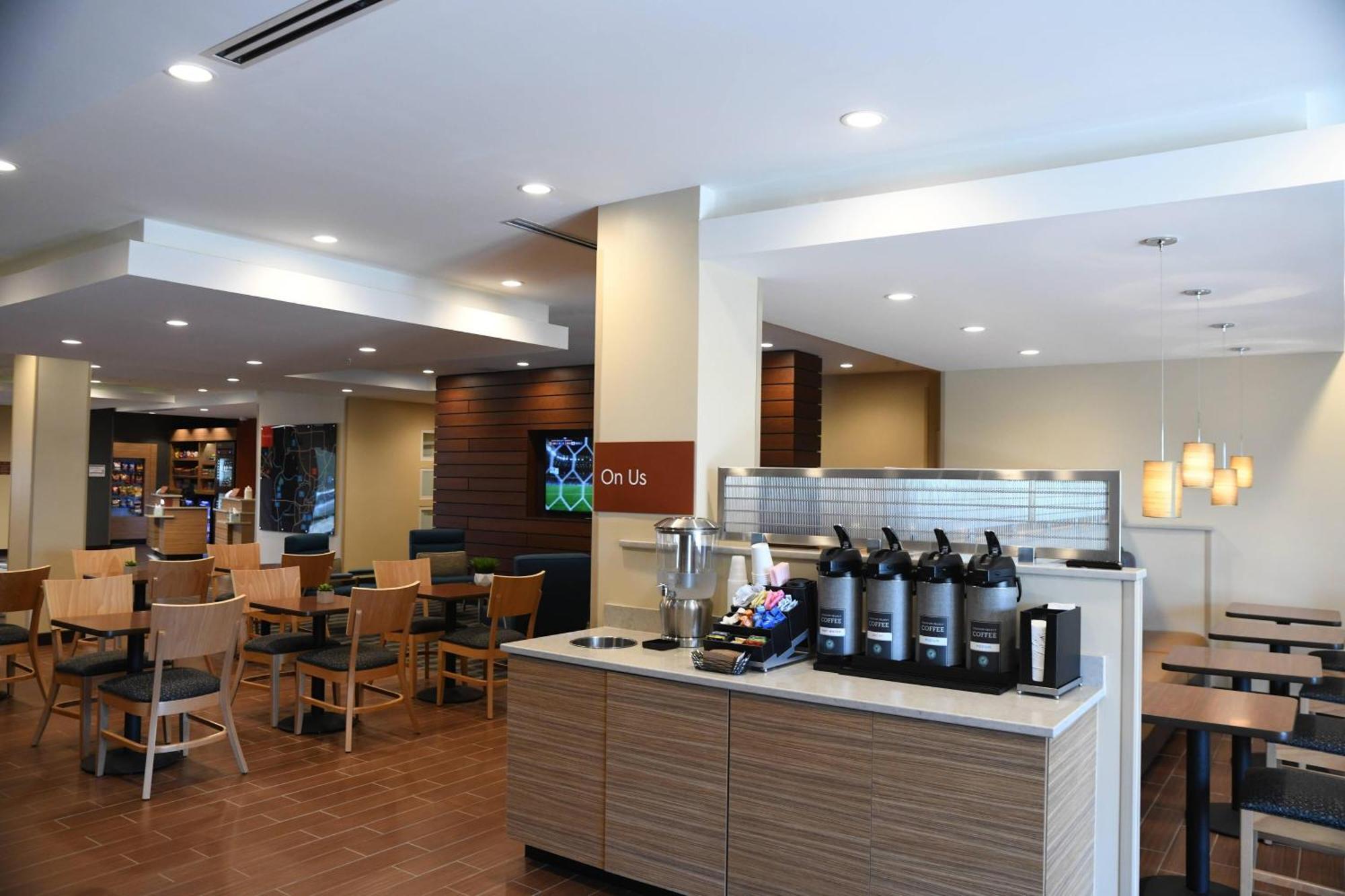 Towneplace Suites Kansas City At Briarcliff Экстерьер фото
