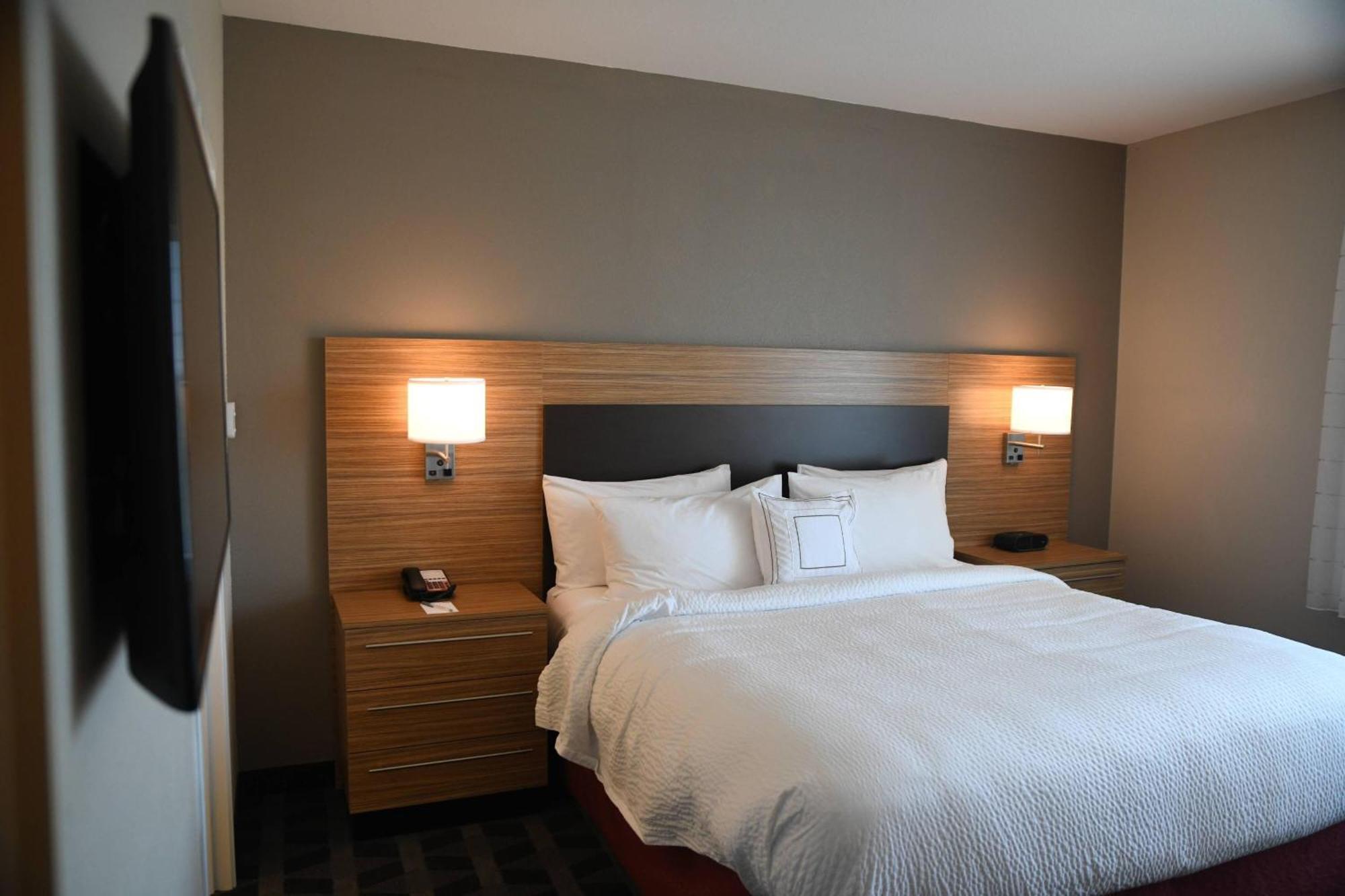 Towneplace Suites Kansas City At Briarcliff Экстерьер фото